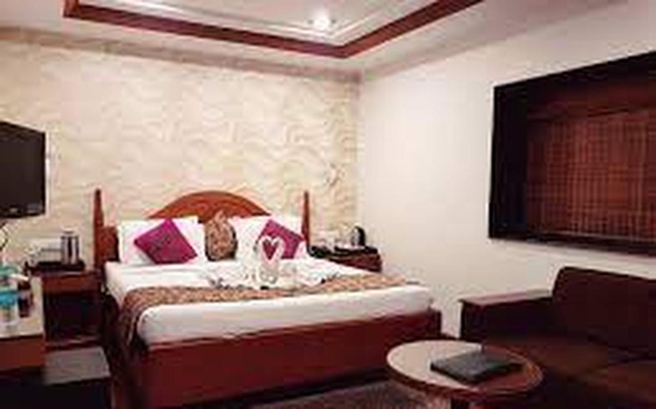 Hotel Punjab Palace Райпур Екстер'єр фото