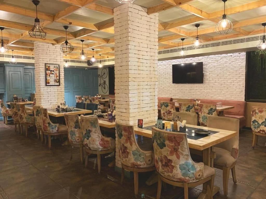 Hotel Punjab Palace Райпур Екстер'єр фото